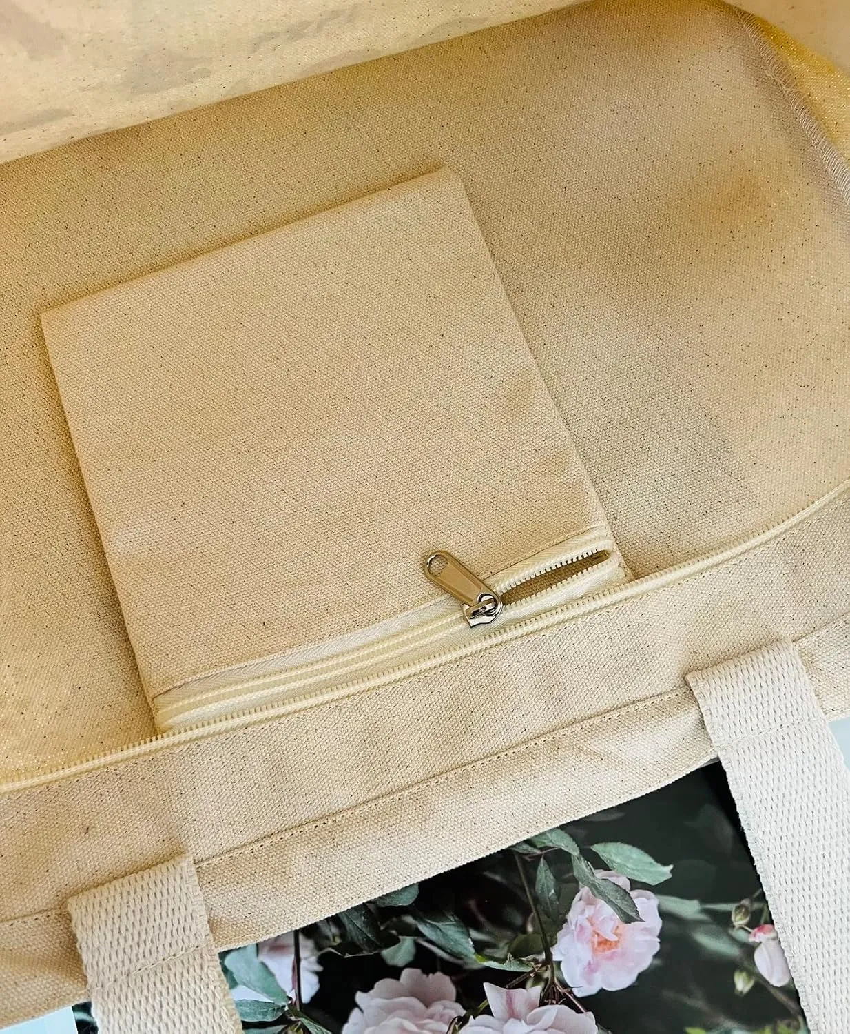Canvas Tote Bag Aesthetic Vintage Cute Tote with Zipper Pockets Valentines Christmas Gifts for Women Girls