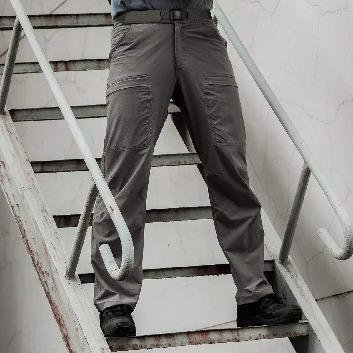 FREE SOLDIER Men's Outdoor Cargo Hiking Pants with Belt Lightweight Waterproof Quick Dry Tactical Pants Nylon Spandex