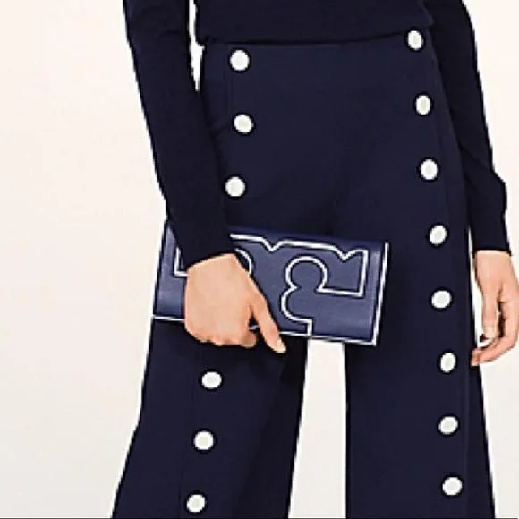 TORY BURCH SERIF LEATHER CLUTCH BAG
