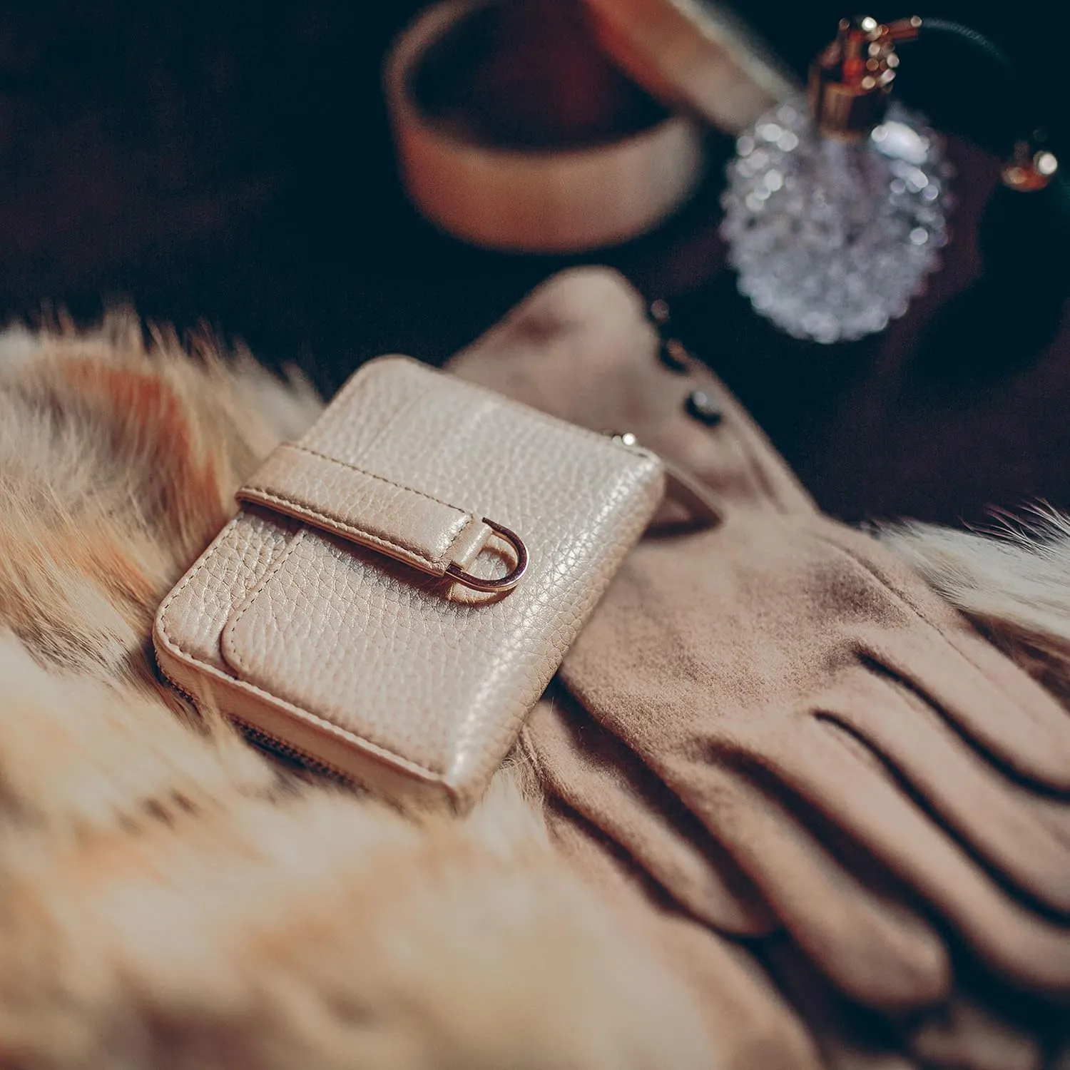Vaultskin Small Wallet for Women, Leather Card Holder with RFID Blocking with Zipper Coin Pocket, Cash Pocket - Minimalist Wallet Women Slim Design for Everyday Use